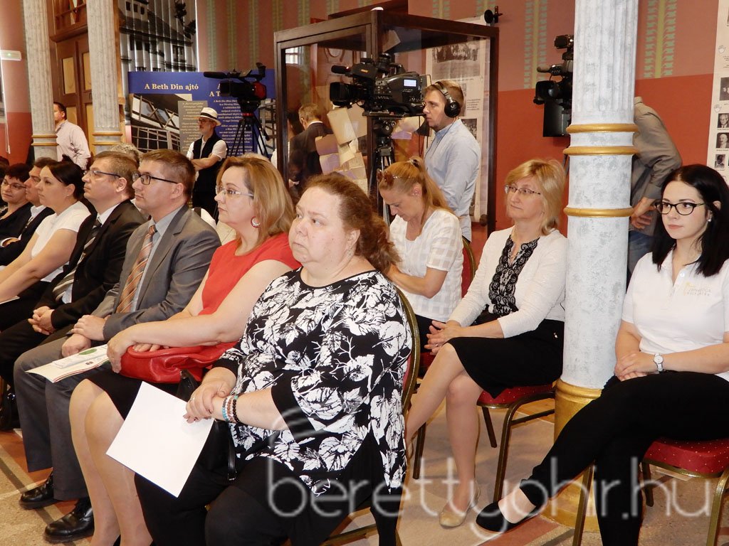 Átadták a felújított zsinagógát 24